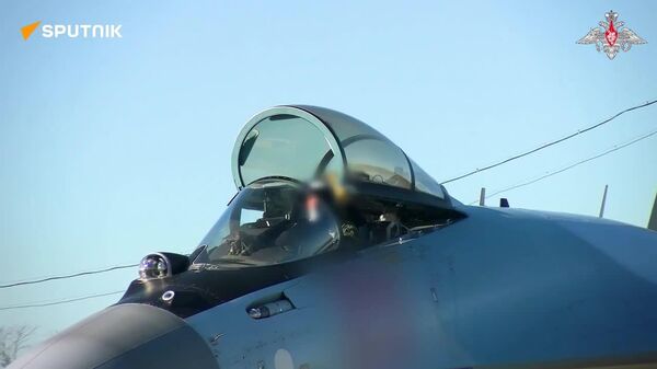 سوخوی Su-35 و بالگردها حمله می‌کنند، نیروهای اوکراینی و یک پایگاه موقت را در هم می‌کوبد - اسپوتنیک افغانستان  