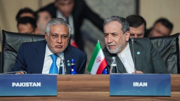 عراقچی: حمله به کشتی‌های تجاری، مذاکرات ایران و آمریکا را مختل کرد - اسپوتنیک افغانستان  