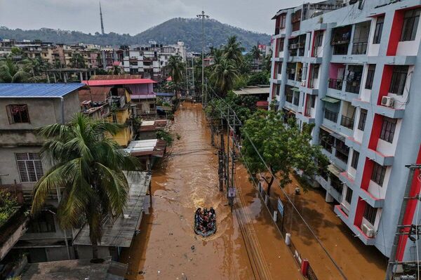 جاری شدن سیلاب در هند و نپال جان بیش از 100 نفر را گرفت - اسپوتنیک افغانستان  
