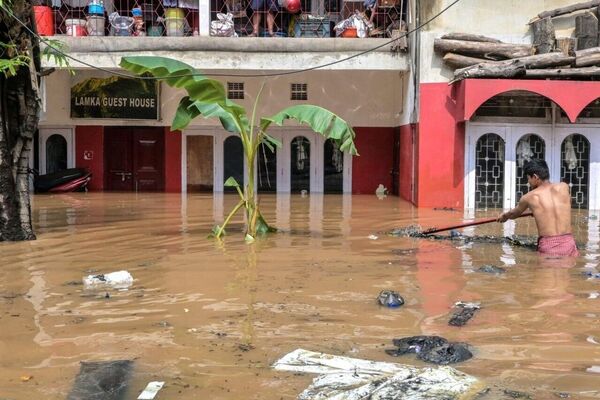 جاری شدن سیلاب در هند و نپال جان بیش از 100 نفر را گرفت - اسپوتنیک افغانستان  