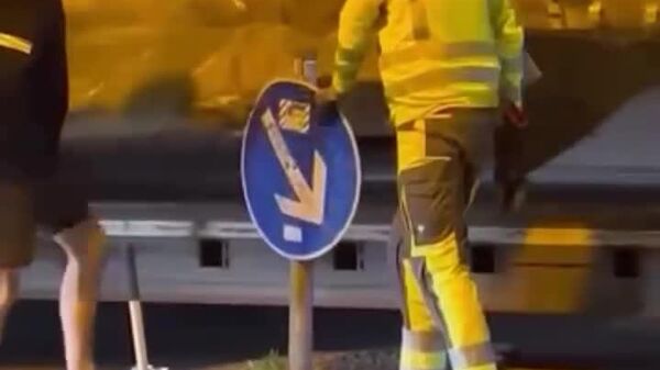 هرج و مرج و ترافیک سنگین در خیابان های برلین به دلیل حمل و نقل یک هواپیمای بزرگ - اسپوتنیک افغانستان  