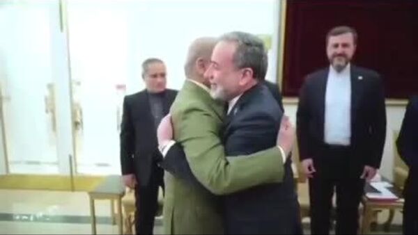 دیدار وزیر امور خارجه ایران با نخست‌ وزیر پاکستان - اسپوتنیک افغانستان  