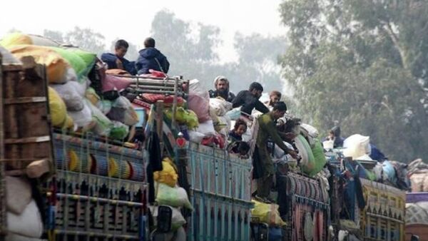 پاکستان و ایران در یک روز بیش از چهار هزار و 200 مهاجر را به افغانستان اخراج کردند - اسپوتنیک افغانستان  
