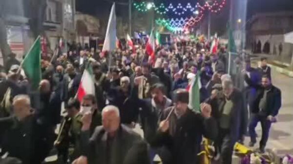 اعلام وفاداری مردم ایران به نظام جمهوری اسلامی در راهپیمایی های پرشور شبانه - اسپوتنیک افغانستان  