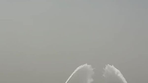 کارکنان فرودگاه نجف در عراق اینگونه به استقبال هواپیمای ایرانی بعد از 60 روز غیبت پروازی رفتند - اسپوتنیک افغانستان  