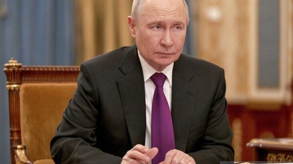 پوتین: غرب در حال از دست دادن جایگاه رهبری خود در جهان است و جای خود را به کشورهای جنوب جهان می‌دهد - اسپوتنیک افغانستان  