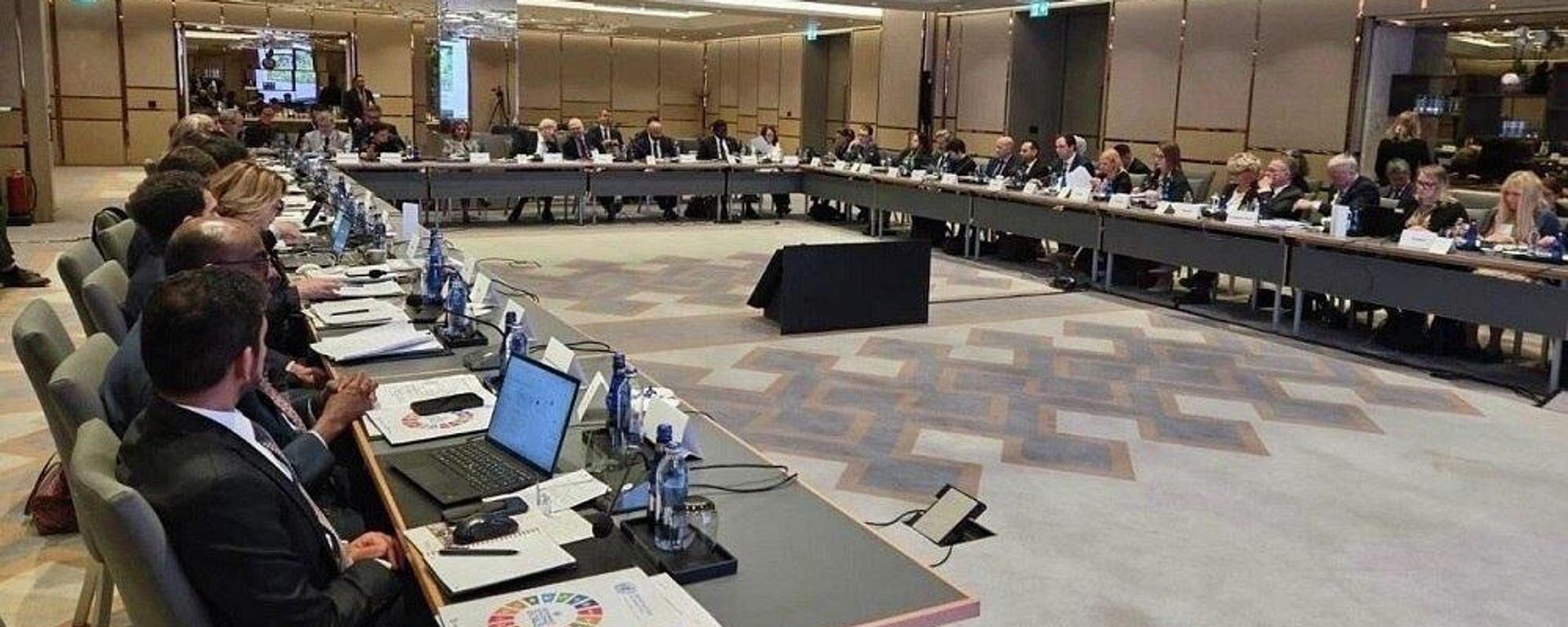 سازمان همکاری اسلامی بر تداوم حمایت‌های مالی و اقتصادی از افغانستان تأکید کرد - اسپوتنیک افغانستان  , 1920, 01.05.2026