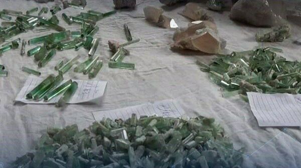 فروش سنگهای قیمتی افغانستان - اسپوتنیک افغانستان  