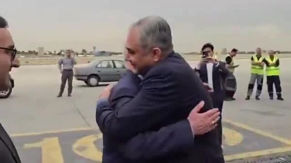 ورود وزیر پاکستانی به تهران برای گفت و گو درباره ای گفت و گوهای صلح با امریکا - اسپوتنیک افغانستان  