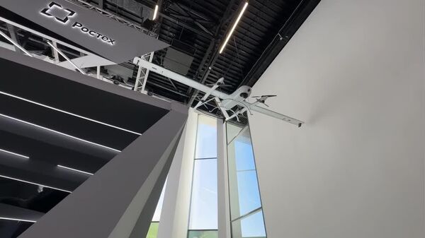 شرکت روستک از اولین پهپادهای خود برای نظارت و درمان مزارع رونمایی کرد - اسپوتنیک افغانستان  