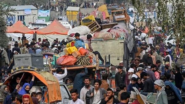 کارشناس: اخراج اجباری مهاجرین افغان، یک فشار اضافی بالای دولت افغانستان است - اسپوتنیک افغانستان  