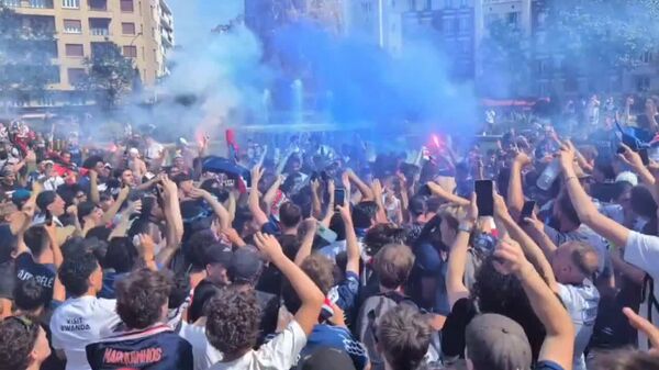 دستگیری ها و پیدا کردن جنگافزار در پاریس همزمان با فینال اروپایی پاریسنژرمن - اسپوتنیک افغانستان  