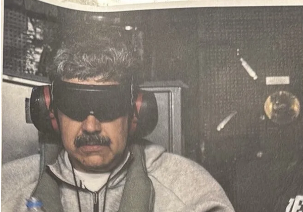 Venezuelan President Nicolas Maduro aboard the USS Iwo Jima after his kidnapping by US forces. Social media photo. Venezuelan President Nicolas Maduro aboard the USS Iwo Jima after his kidnapping by US forces. Social media photo. - اسپوتنیک افغانستان