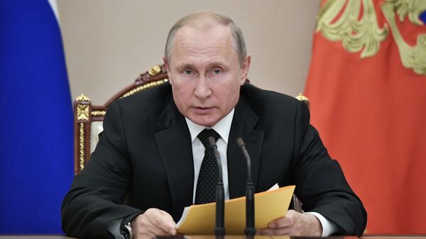Президент РФ Владимир Путин проводит совещание с постоянными членами Совета безопасности РФ - اسپوتنیک افغانستان  