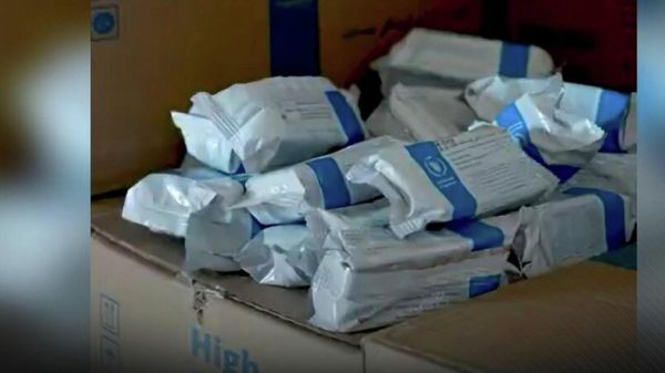 400 تن بیسکویت غنیشده پس از 15 هزار کیلومتر سفر و گذر از 9 کشور به افغانستان رسید - اسپوتنیک افغانستان  