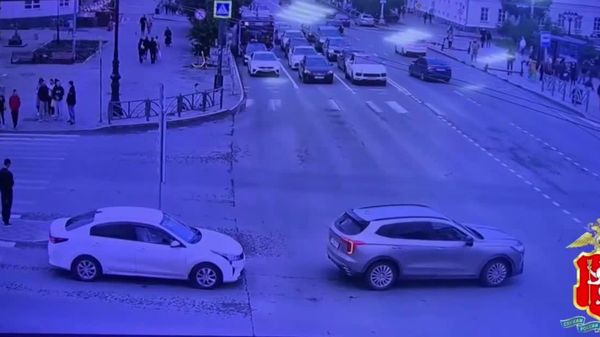 تصاویری از یک تصادف وحشتانک در شهر یکاترینبورگ روسیه - اسپوتنیک افغانستان  