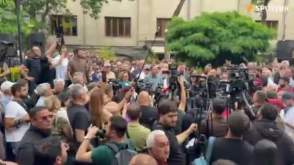 حزب پاشینیان به تنهایی قادر به تشکیل دولت خود خواهد بود - اسپوتنیک افغانستان  