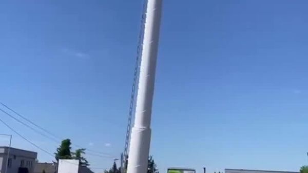 فروافتادن یک برج مخابراتی شبکه 5G در حین نصب در شهر پوزنان لهستان - اسپوتنیک افغانستان  