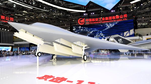 Китайский беспилотник-невидимка Gongji-11 (GJ-11) на Китайской международной авиационно-космической выставке в Чжухае, провинция Гуандун, Китай - اسپوتنیک افغانستان  