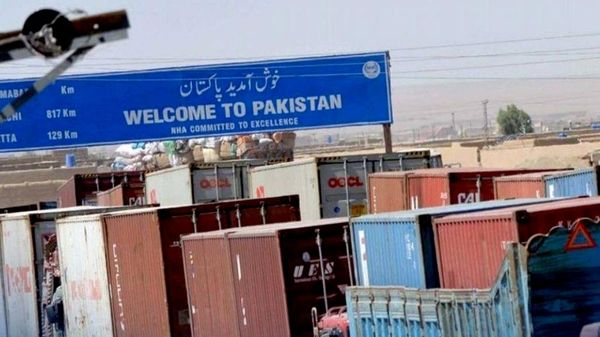 گذرگاه تورخم پس از دو روز انسداد باز شد - اسپوتنیک افغانستان  