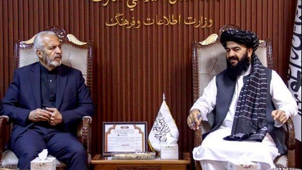 درخواست امارت اسلامی از ایران برای روانسازی سفر زیارتکنندگان افغانستانی به کربلا - اسپوتنیک افغانستان  