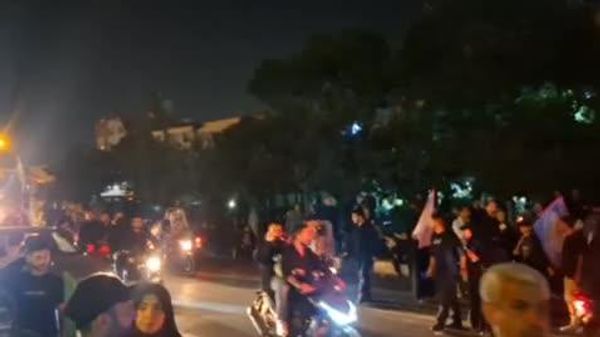 حال و هوای اطراف مصلی تهران؛ ساعتها مانده تا آغاز مراسم وداع با رهبر شهید - اسپوتنیک افغانستان  