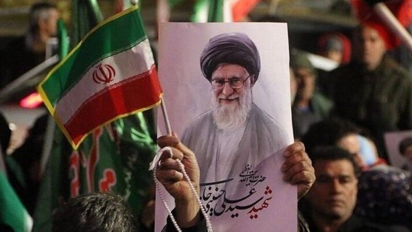 صدور ۲۵۰۰ ویزا برای حضور اتباع افغانستانی در مراسم تشییع در مشهد - اسپوتنیک افغانستان  