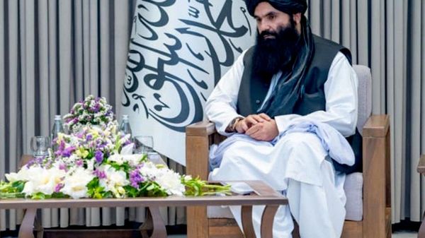 گفتوگوی سراجالدین حقانی با حنان بلخی - اسپوتنیک افغانستان  