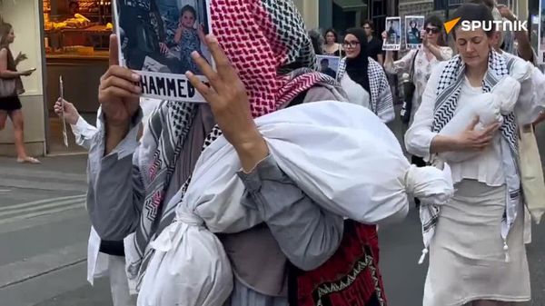 1007 روز نسلکشی در غزه: تظاهرات سکوت در پاریس برگزار شد - اسپوتنیک افغانستان  