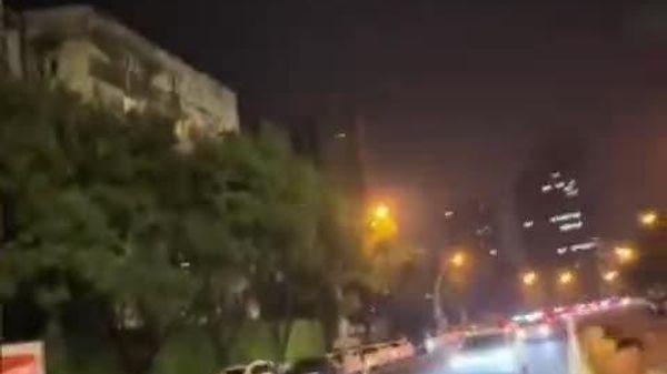 فرو ریختن بخش بزرگی از یک جاده در چین - اسپوتنیک افغانستان  