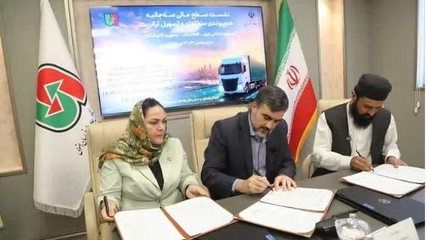 امضای توافقنامه راهگذر ترانزیتی مشترک میان افغانستان، ایران و تاجیکستان - اسپوتنیک افغانستان  
