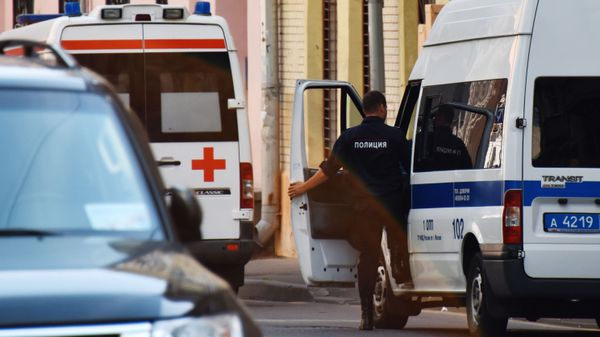 Автомобили скорой помощи и полиции на улице Москвы - اسپوتنیک افغانستان  