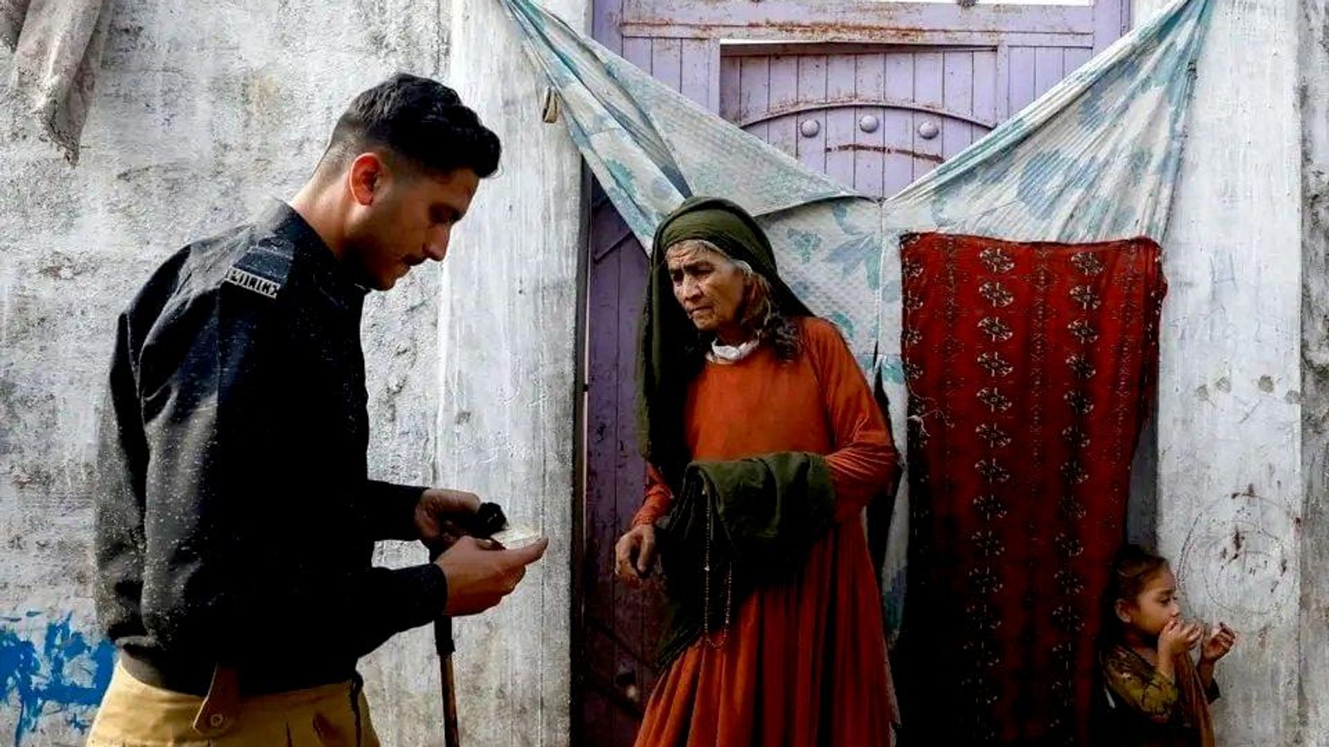 رسانهها گزارش داده اند که پاکستان خانههای مهاجران افغانستان در خیبرپختونخوا را تخریب میکند رسانهها گزارش داده اند که پاکستان خانههای مهاجران افغانستان در خیبرپختونخوا را تخریب میکند - اسپوتنیک افغانستان , 1920, 18.07.2026