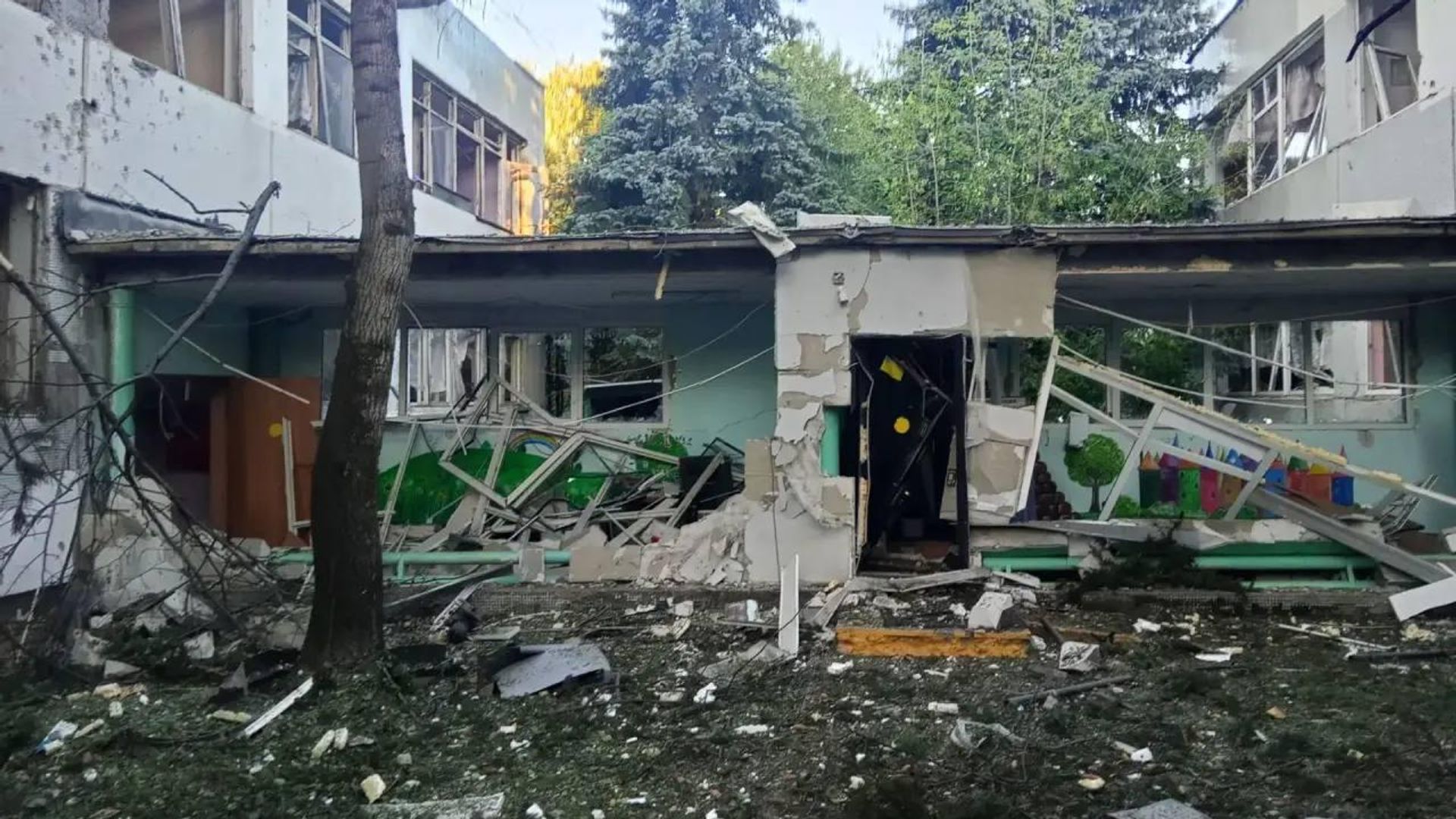 در پی حمله پهپادی در حومه مسکو یک نفر کشته و 37 تن دیگر مجروح شدند در پی حمله پهپادی در حومه مسکو یک نفر کشته و 37 تن دیگر مجروح شدند - اسپوتنیک افغانستان , 1920, 18.07.2026