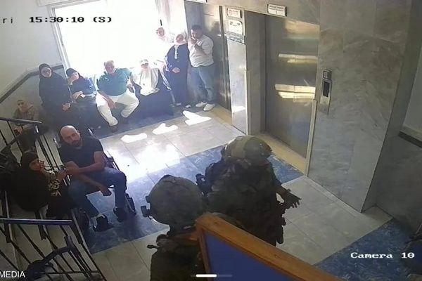 حمله نیروهای اسرائیلی به بیمارستان تخصصی نابلس در کرانه باختری حمله نیروهای اسرائیلی به بیمارستان تخصصی نابلس در کرانه باختری - اسپوتنیک افغانستان