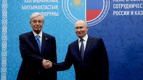 Рабочая поездка президента Владимира Путина в Омск для участия в форуме сотрудничества с Казахстаном - اسپوتنیک افغانستان  