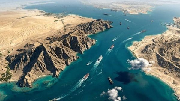 انفجار نفتکش متخلف در تنگه هرمز - اسپوتنیک افغانستان  