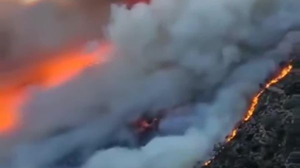 آتشسوزی گسترده در کرت یونان؛ صدها گردشگر تخلیه شدند - اسپوتنیک افغانستان  