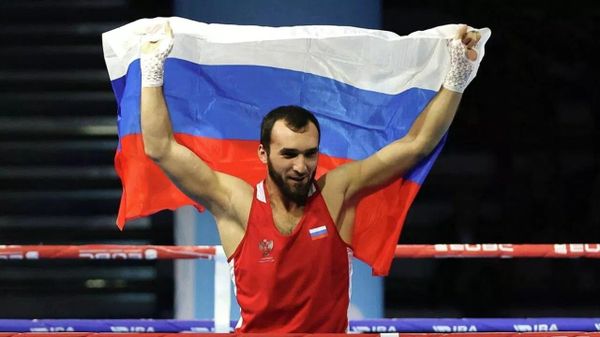 بوکسورهای روسیه با بیرق و سرود ملی به رقابتهای بینالمللی بازمیگردند - اسپوتنیک افغانستان  