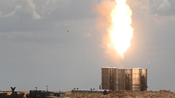 Боевая стрельба расчетов зенитных ракетных комплексов (ЗРК) С-300 Фаворит  - اسپوتنیک افغانستان  