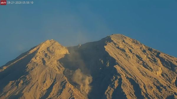 سه فوران آتشفشان سمرو در اندونزیا - اسپوتنیک افغانستان  