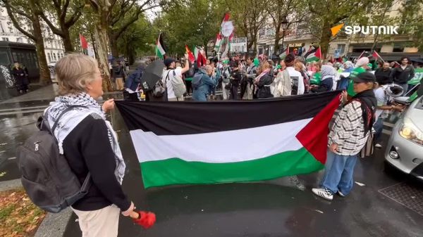 راهپیمایی در پاریس در پشتیبانی از فلسطین؛ نوارهای دیداری از خبرنگار اسپوتنیک - اسپوتنیک افغانستان  