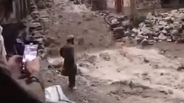 سیلاب شدید در نورستان؛ اجساد سه عضو یک خانواده پیدا شدند - اسپوتنیک افغانستان  