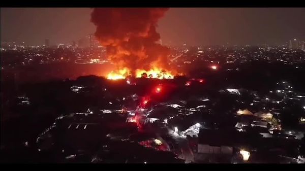 آتشسوزی مرگبار در بازار اندونزی؛ جان باختن 11 تن از جمله 6 کودک - اسپوتنیک افغانستان  