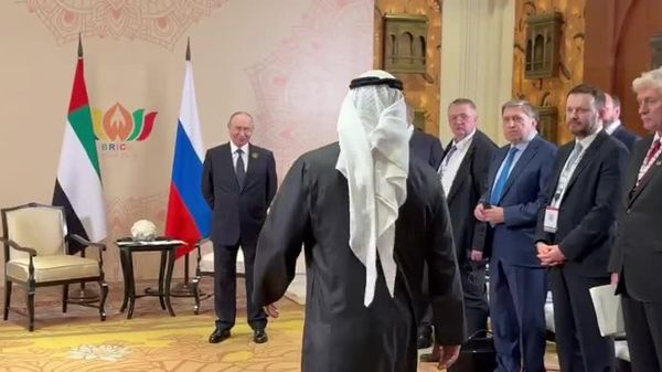 پوتین با دیدار ولیعهد ابوظبی، ماراتن گفتوگوهای خود در هند را به پایان رساند - اسپوتنیک افغانستان  