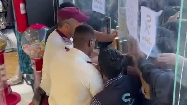 هجوم گسترده خریداران به فروشگاه درعربستان سعودی - اسپوتنیک افغانستان  