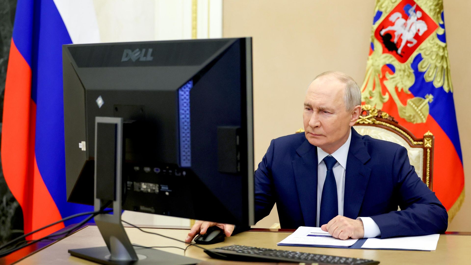 Президент РФ Владимир Путин во время дистанционного голосования на выборах депутатов Государственной Думы РФ девятого созыва Президент РФ Владимир Путин во время дистанционного голосования на выборах депутатов Государственной Думы РФ девятого созыва - اسپوتنیک افغانستان , 1920, 28.09.2026