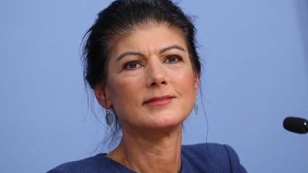 سارا واگنکنشت، بنیانگذار حزب BSW، از صدراعظم آلمان به دلیل سفرش به کییف انتقاد کرد و خواستار استعفای او شد سارا واگنکنشت، بنیانگذار حزب BSW، از صدراعظم آلمان به دلیل سفرش به کییف انتقاد کرد و خواستار استعفای او شد - اسپوتنیک افغانستان