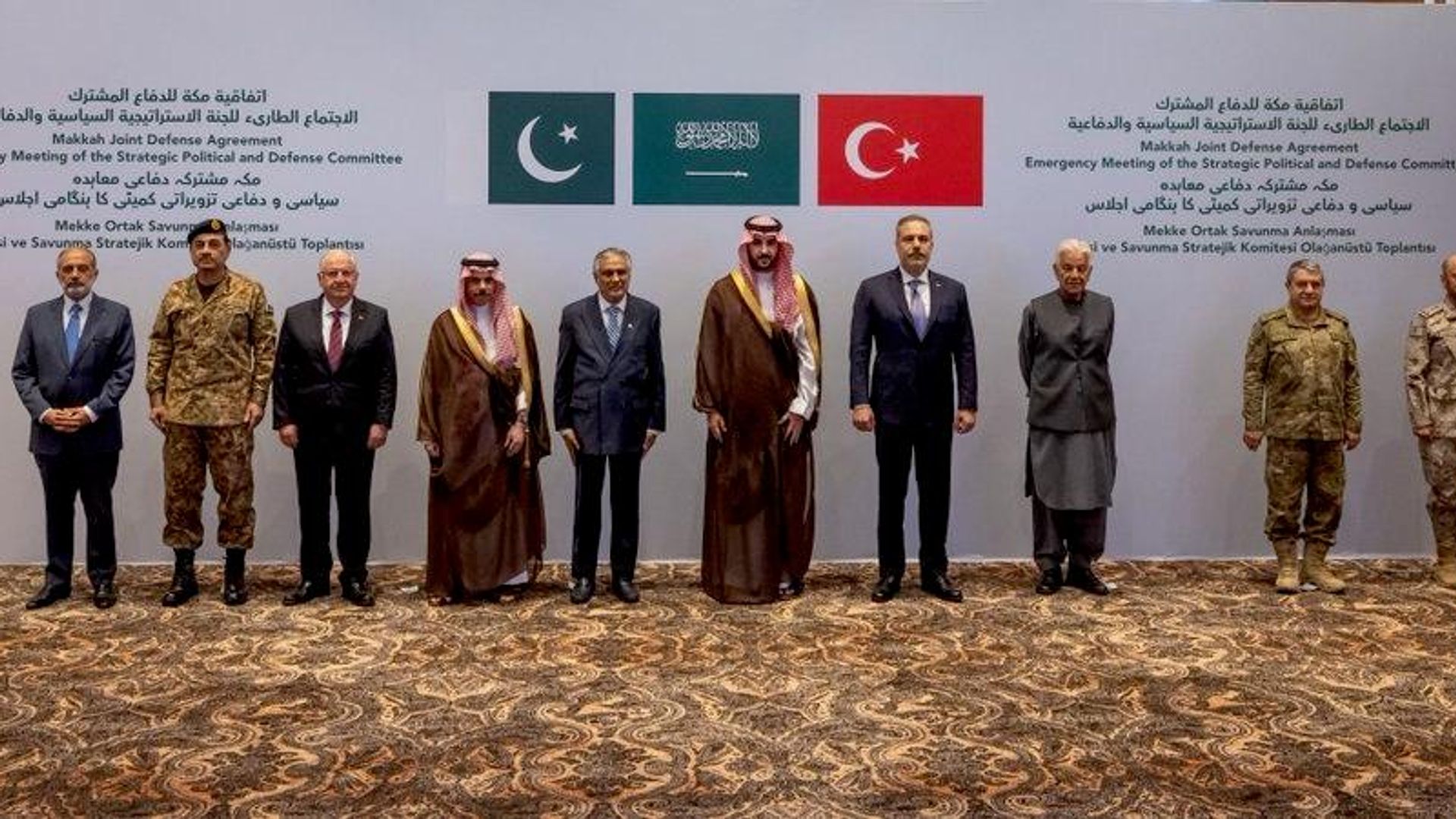 ترکیه و پاکستان بر اساس توافقنامه دفاعی جمعی، نیروهای نظامی خود را در عربستان سعودی مستقر خواهند کرد ترکیه و پاکستان بر اساس توافقنامه دفاعی جمعی، نیروهای نظامی خود را در عربستان سعودی مستقر خواهند کرد - اسپوتنیک افغانستان , 1920, 05.10.2026