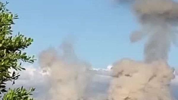 نوار دیداری یک انفجار بزرگ که در بلده بنی حیان در جنوب لبنان از سوی اسرائیل انجام داده شد - اسپوتنیک افغانستان  